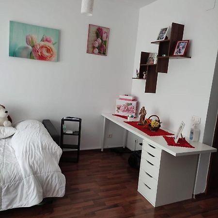 1 Room Apartment In Titan Bucureşti Ngoại thất bức ảnh
