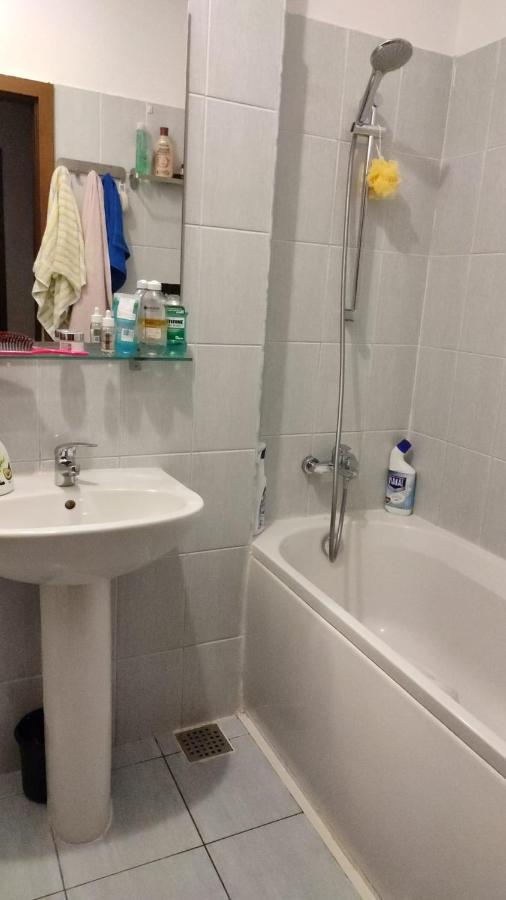 1 Room Apartment In Titan Bucureşti Ngoại thất bức ảnh